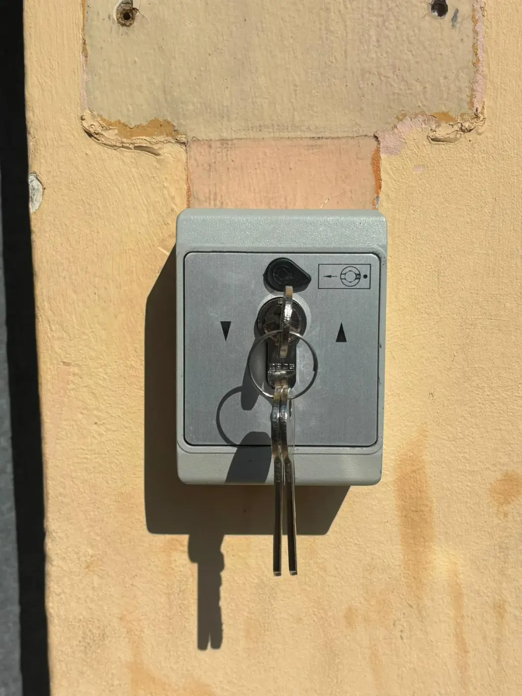Motorisation de rideau métallique à Paris 13